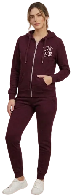 Conjunto deportivo RS7-133, Vino